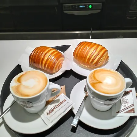 Caffe Bed & Breakfast *