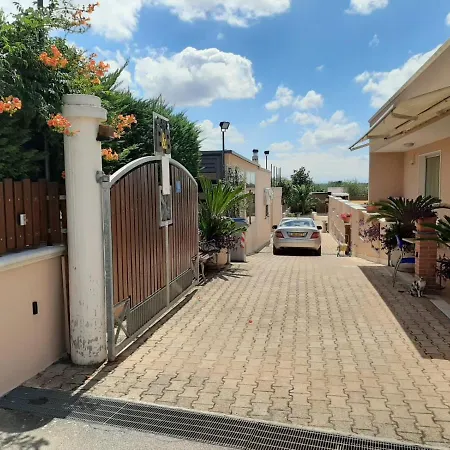 Caffe Bed & Breakfast Noci