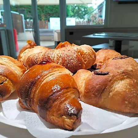 Alojamento de Acomodação e Pequeno-almoço Caffe Noci